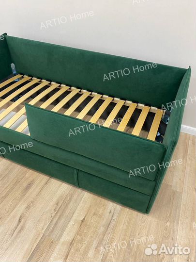 Спальный диванчик