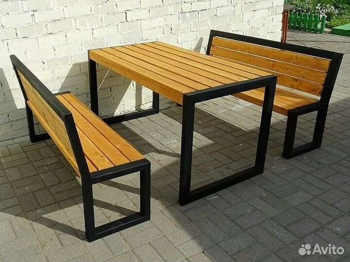 Стол со скамейками