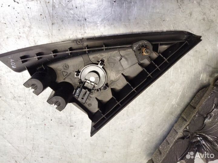 Крышка зеркала внутренняя левая Hyundai I30