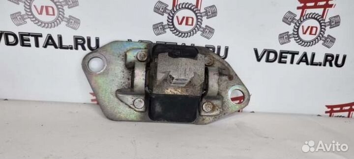 Подушка двигателя правая Volvo Xc70 универсал