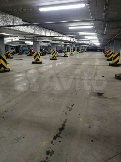 Машиноместо, 13 м²