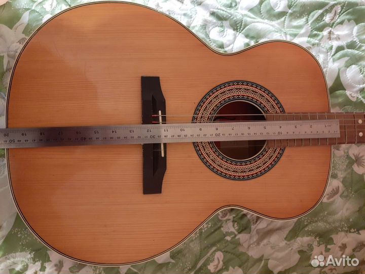 Акустическая гитара