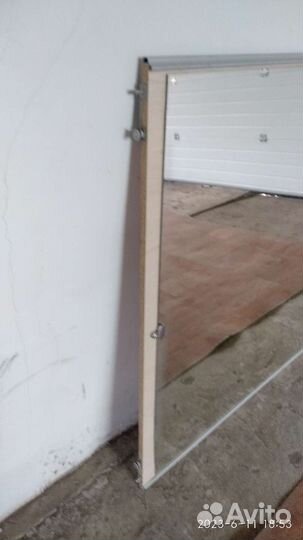 Зеркальная дверь для шкафа-купе