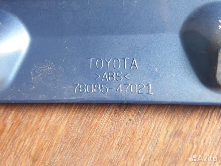 Задний спойлер тойота приус 20