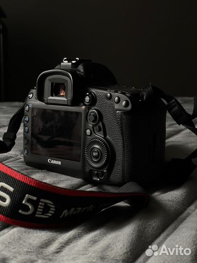 Зеркальный фотоаппарат Canon 5d mark4