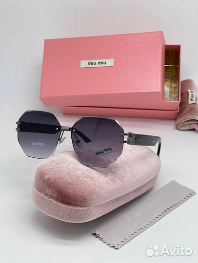 Солнцезащитные очки miu miu