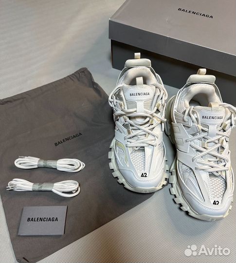 Balenciaga track 1 white
