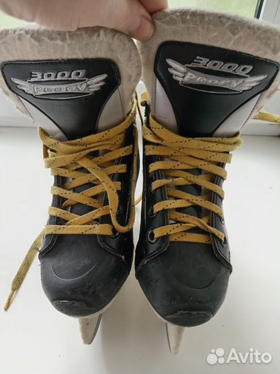 Коньки хокейные