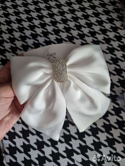 Заколка для волос в школу