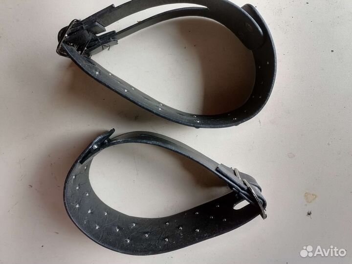 Кожаные наручники