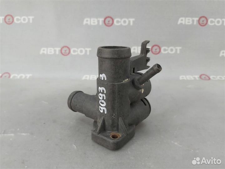 Фланец с уплотнительным кольцом VW Passat (B4) 19
