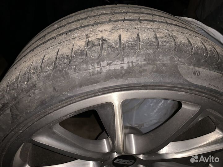 Pirelli P Zero 285/35 R22 и 315/30 R22