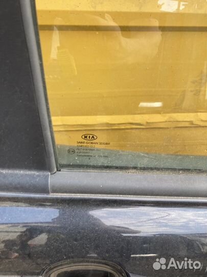 Стекло двери заднее правое Kia Sportage II