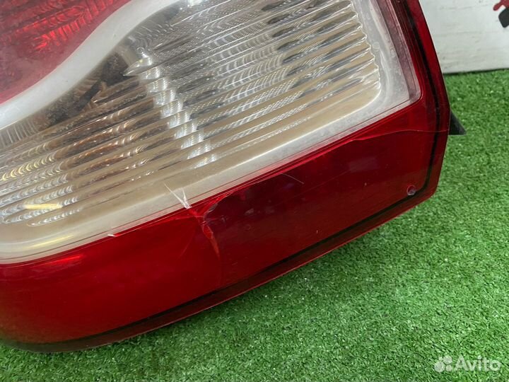 Задний левый фонарь Renault Logan 2 дефект