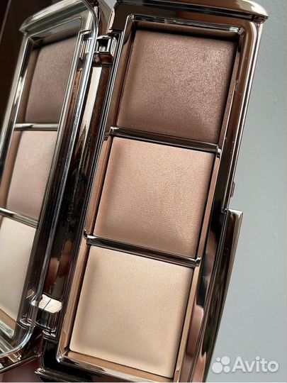 Палетка Hourglass Ambient Lighting II