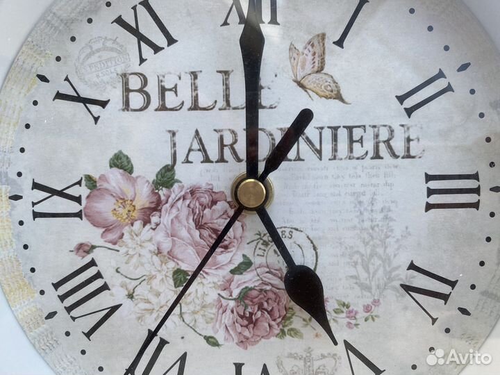 Часы кварцевые в винтажном стиле новые