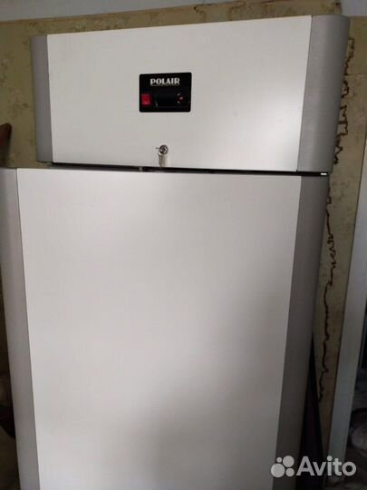 Шкаф холодильный CB105-Sm