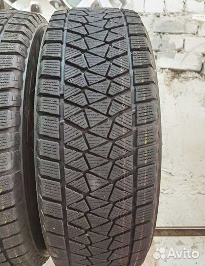 Bridgestone Blizzak DM-V2 225/65 R17 102Q
