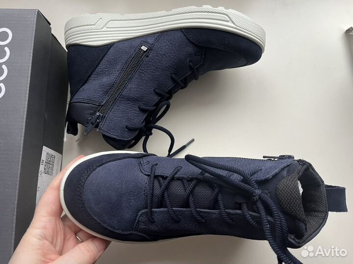 Новые ботинки Ecco