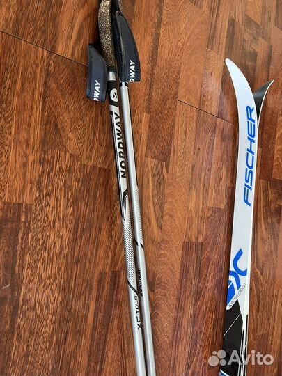 Лыжные ботинки лыжи