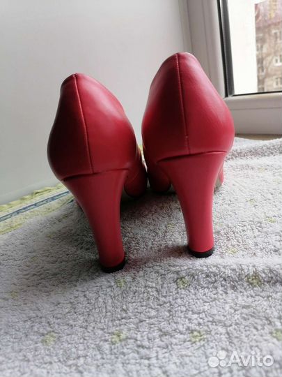 Туфли женские 38 размер, новые, иск. кожа