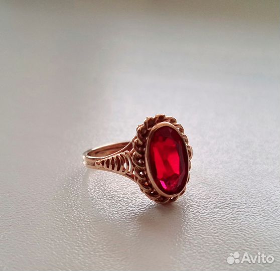 Золотое кольцо с рубином