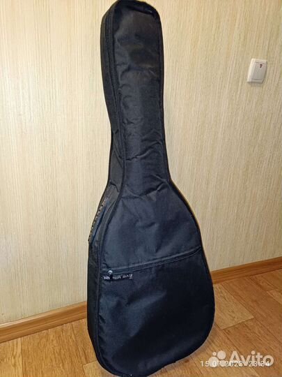 Гитара с чехлом