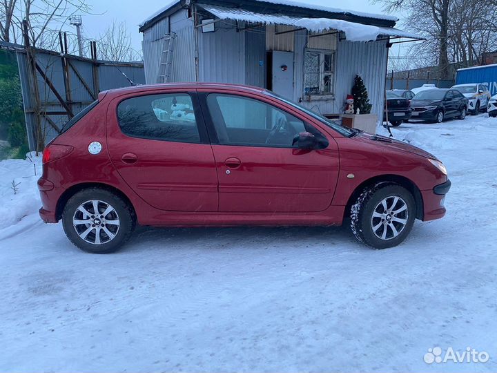 Peugeot 206 1.4 AT, 2007, битый, 117 500 км