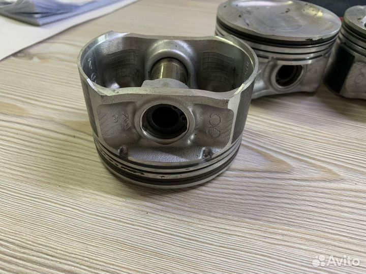 Поршня на Nissan Qashqai 2.0 J10