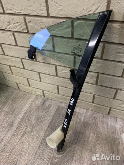 Mercedes W219 CLS Стекло двери задней (форточка)