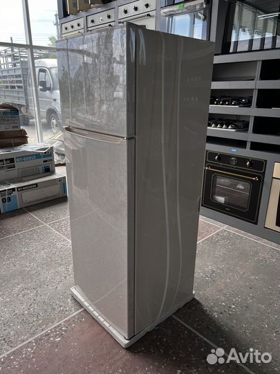 Холодильник vestel
