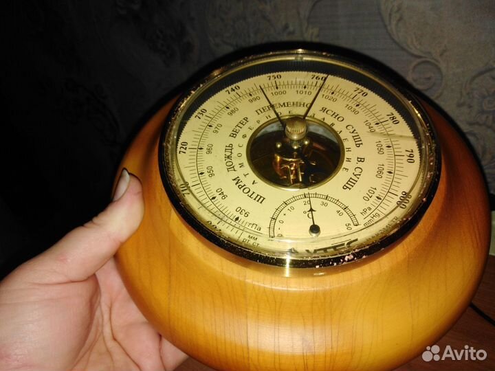 Барометр с термометром утёс бтк-са 18