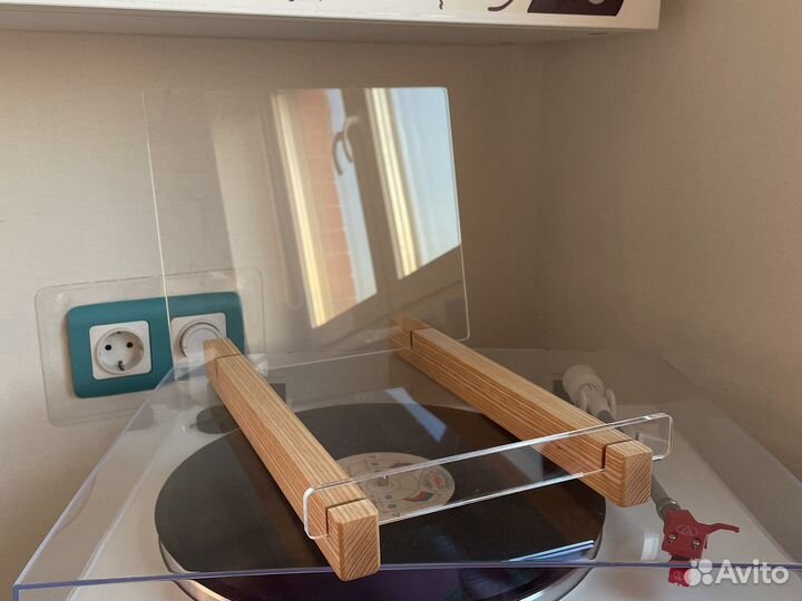 Подставка под виниловые пластинки