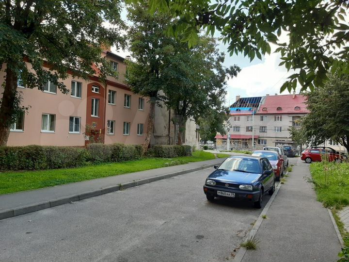 Комната 16 м² в 3-к., 1/2 эт.