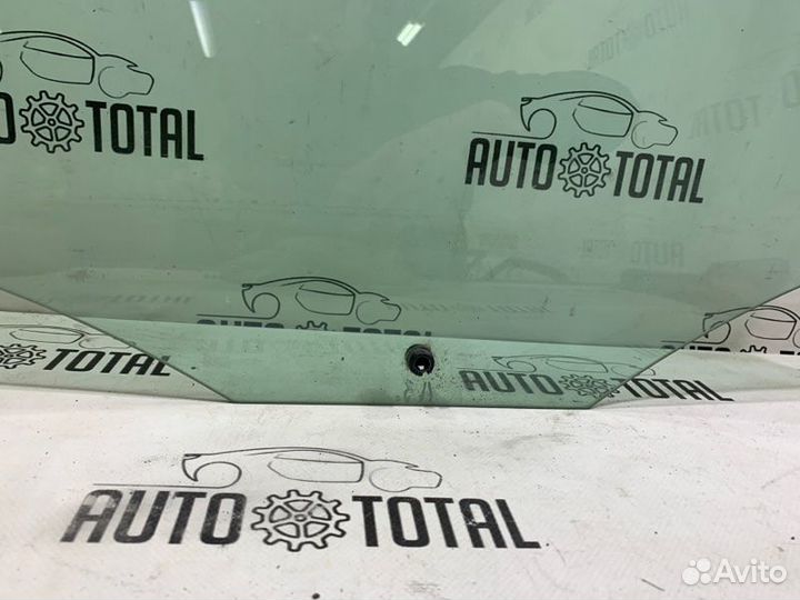 Стекло двери заднее левое Volkswagen Polo sedan