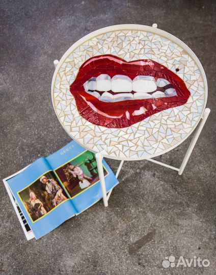 Стол журнальный с мозаикой 