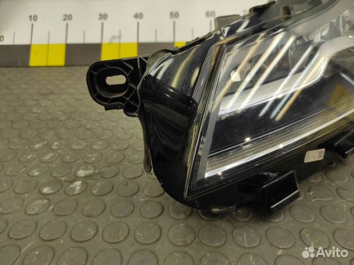 Фара левая Jaguar F-Pace