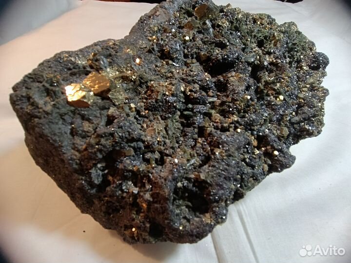 Образец пирит