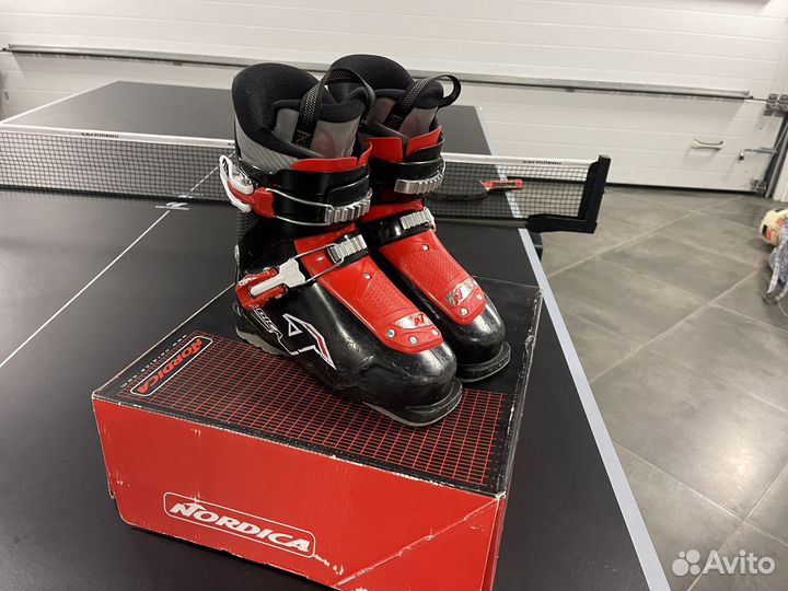 Горнолыжные ботинки детские nordica team 2 23,5см