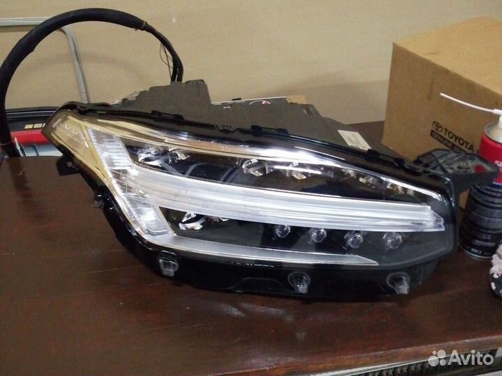 Фара ксенон правая full LED system на volvo Xc 90