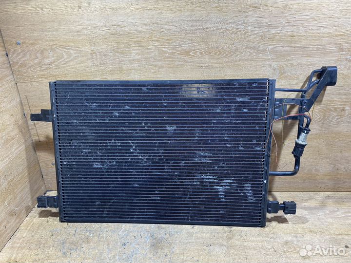 Радиатор кондиционера VW Passat B5 + W8 128486