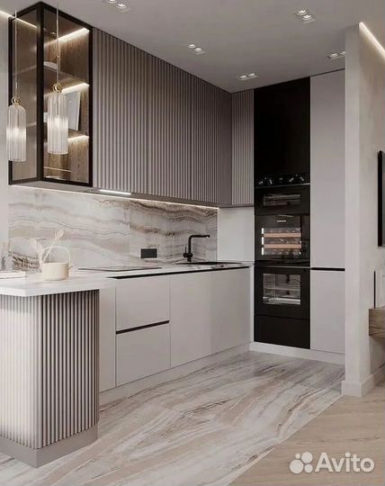 Кухня встроенная светлая