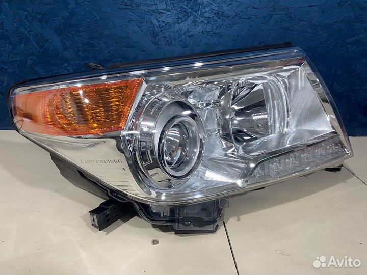 Фара правая Toyota land crusier 200