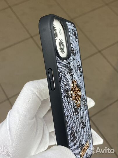 Чехол на iPhone 15 guess черный