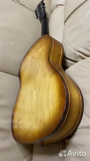 Акустическая гитара