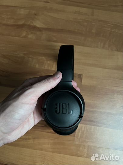 Беспроводные наушники JBL tune560BT