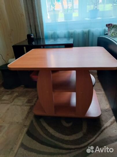 Журнальный столик