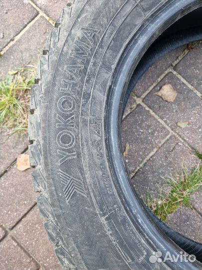 Yokohama Ice Guard IG30 215/60 R16 95Q