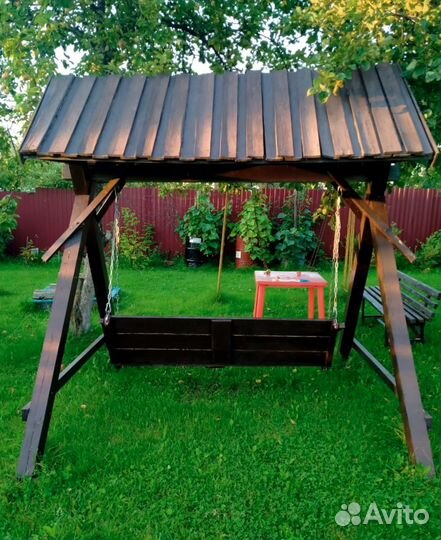 Садовые качели из дерева