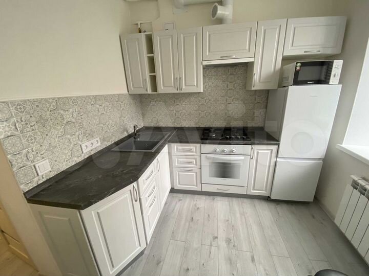 2-к. квартира, 60 м², 1/3 эт.